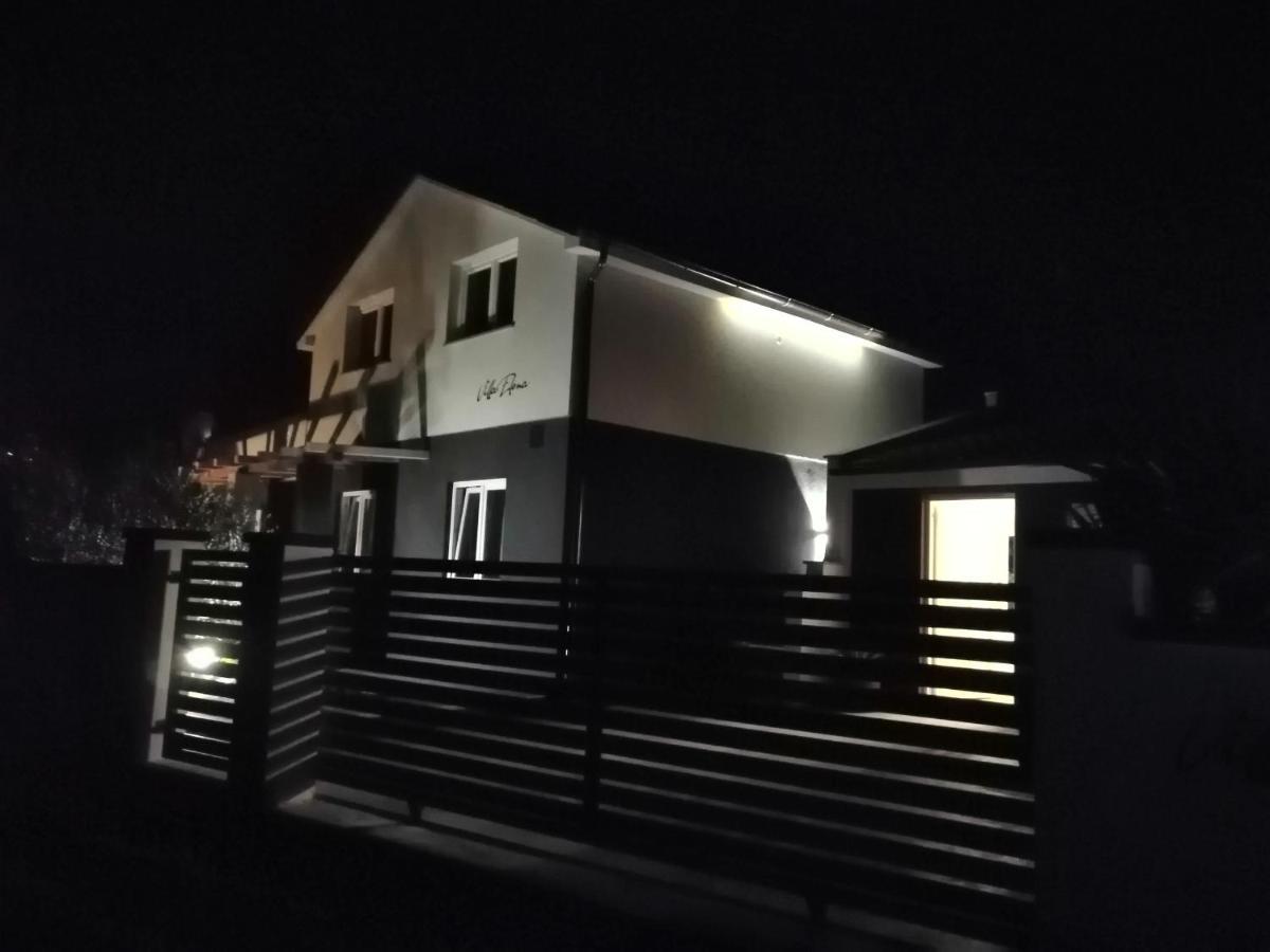 Elena Villa Pomer Luaran gambar