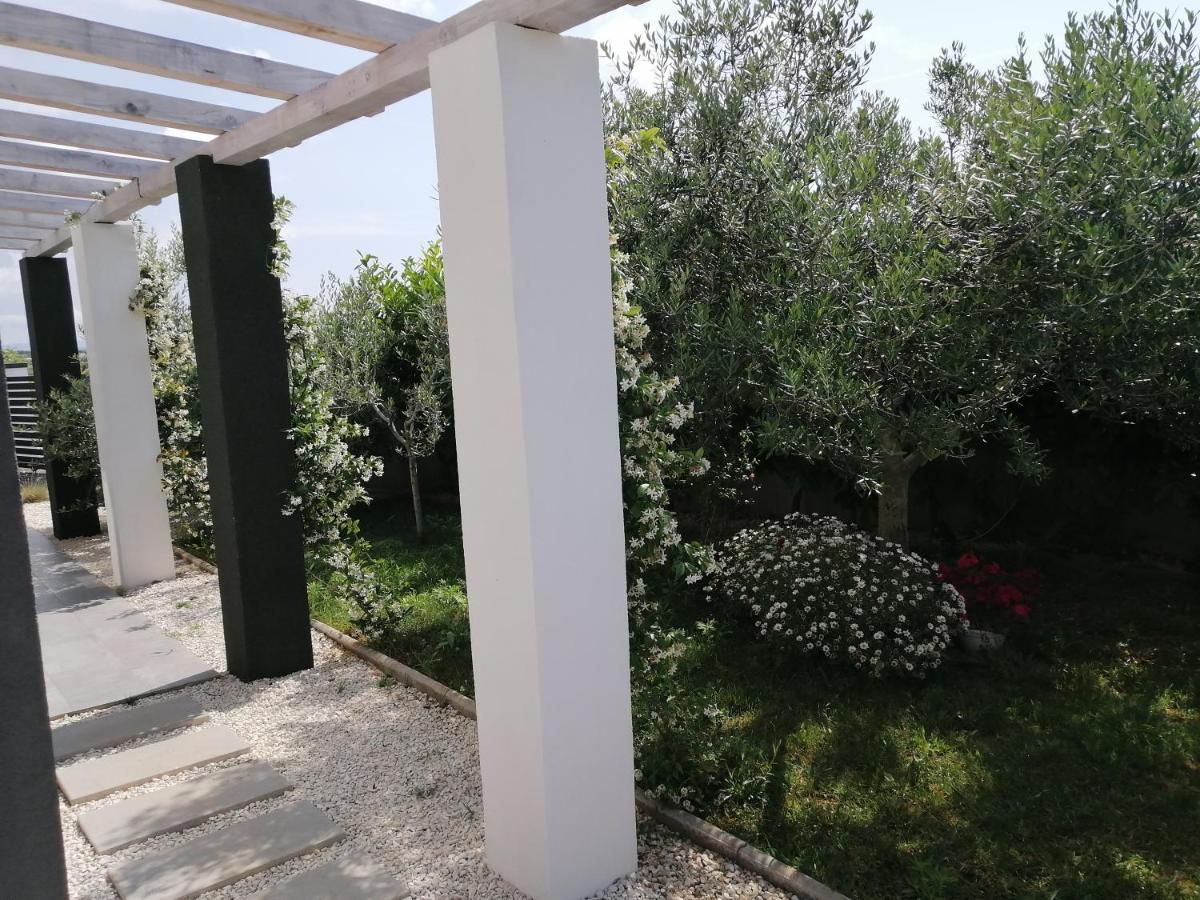 Elena Villa Pomer Luaran gambar