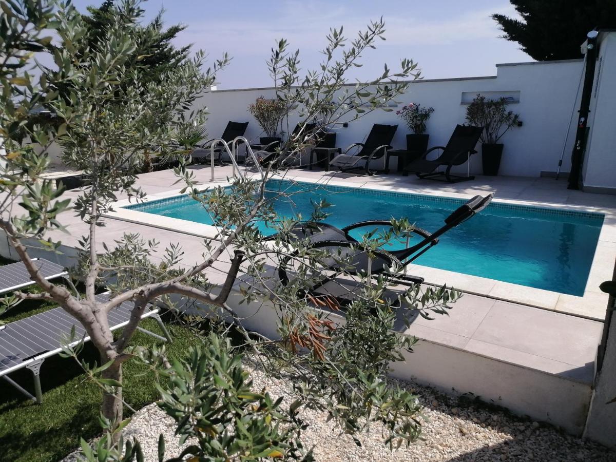 Elena Villa Pomer Luaran gambar