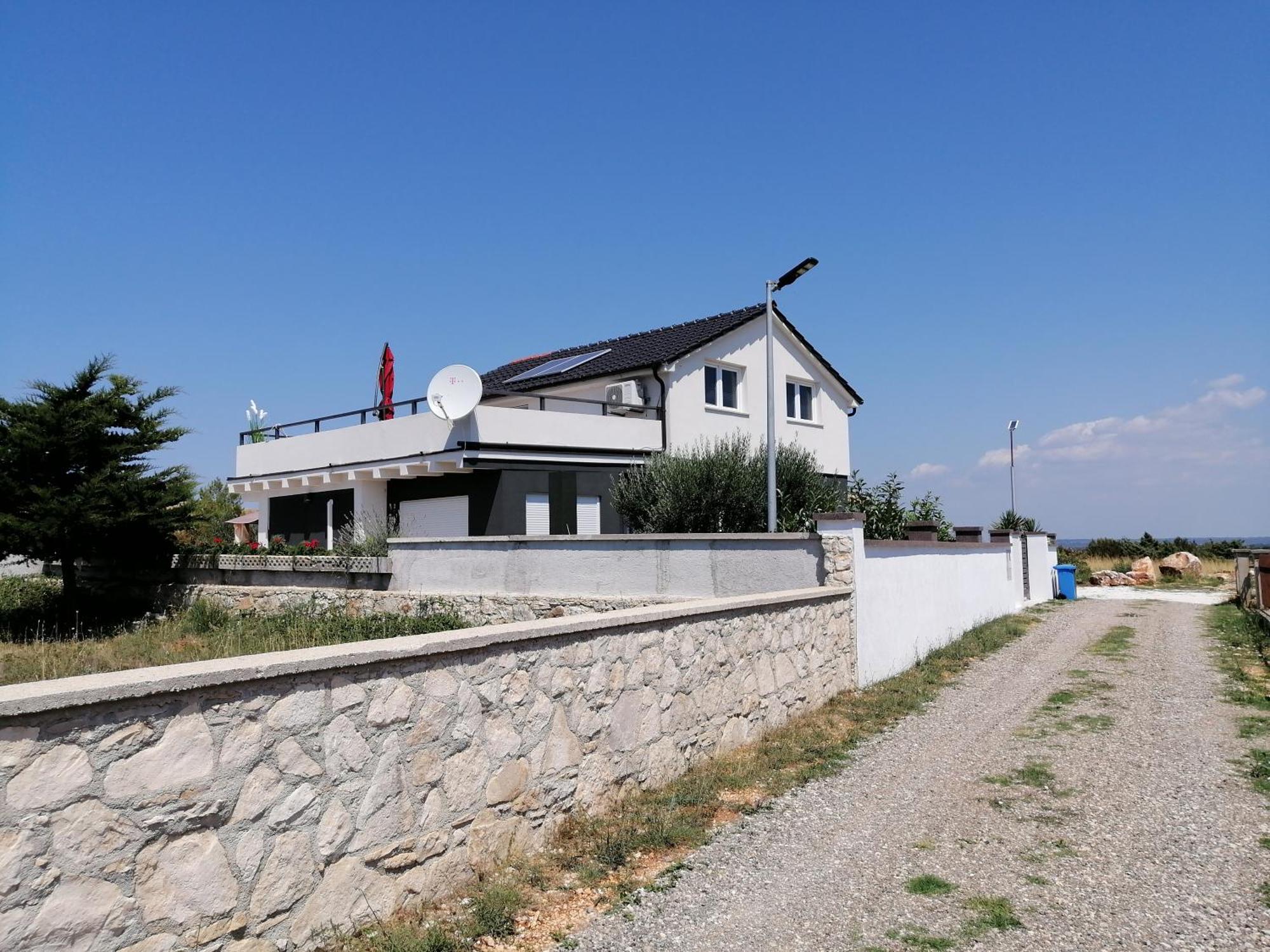 Elena Villa Pomer Bilik gambar